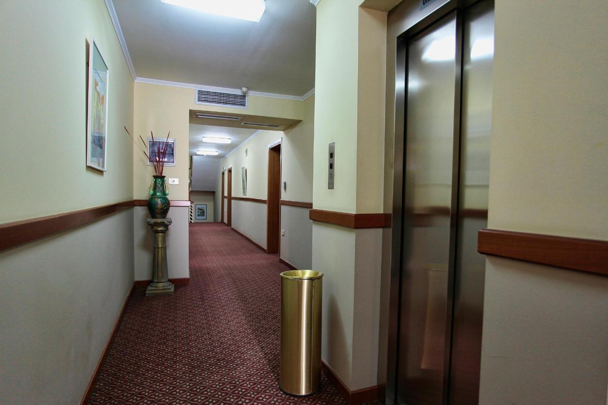 Hotel Regency Korce Exterior foto